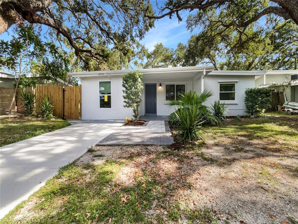 Photo of 10512 51st Terrace N, St Petersburg, FL 33708 (MLS # O6386260)