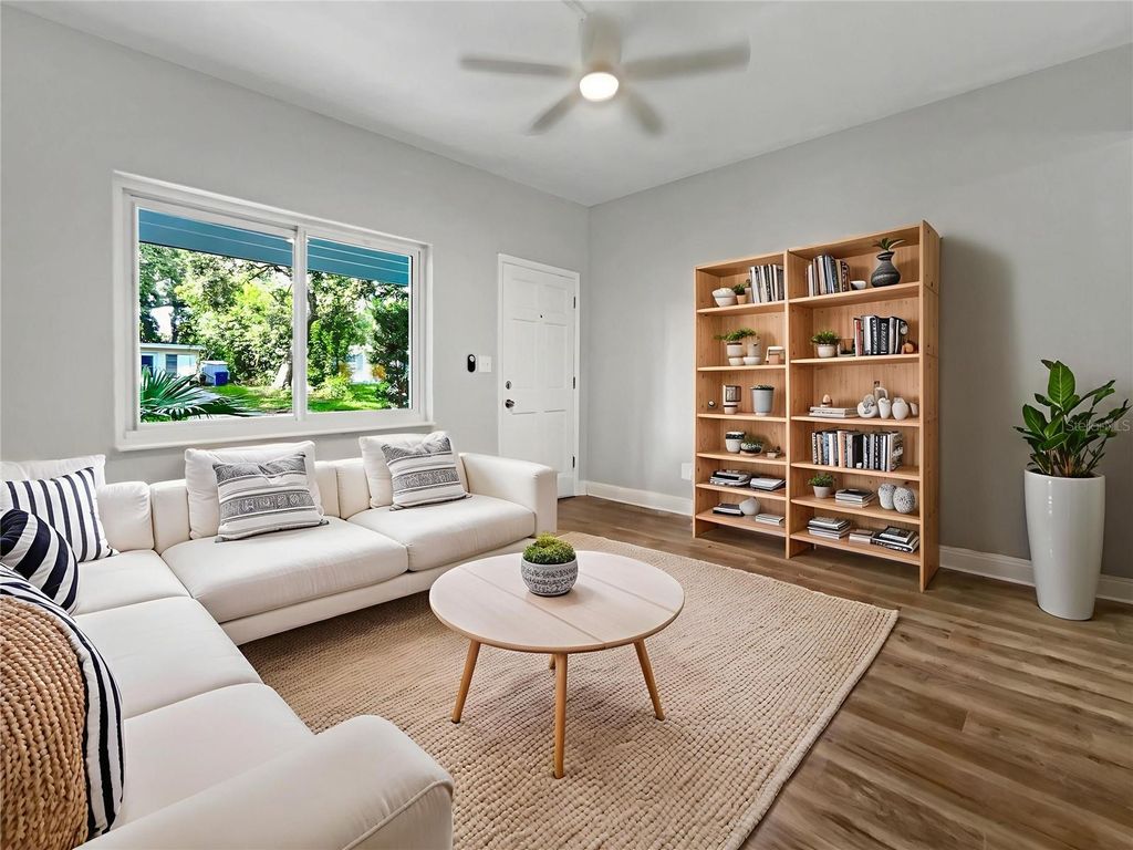 Photo of 10512 51st Terrace N, St Petersburg, FL 33708 (MLS # O6386260)