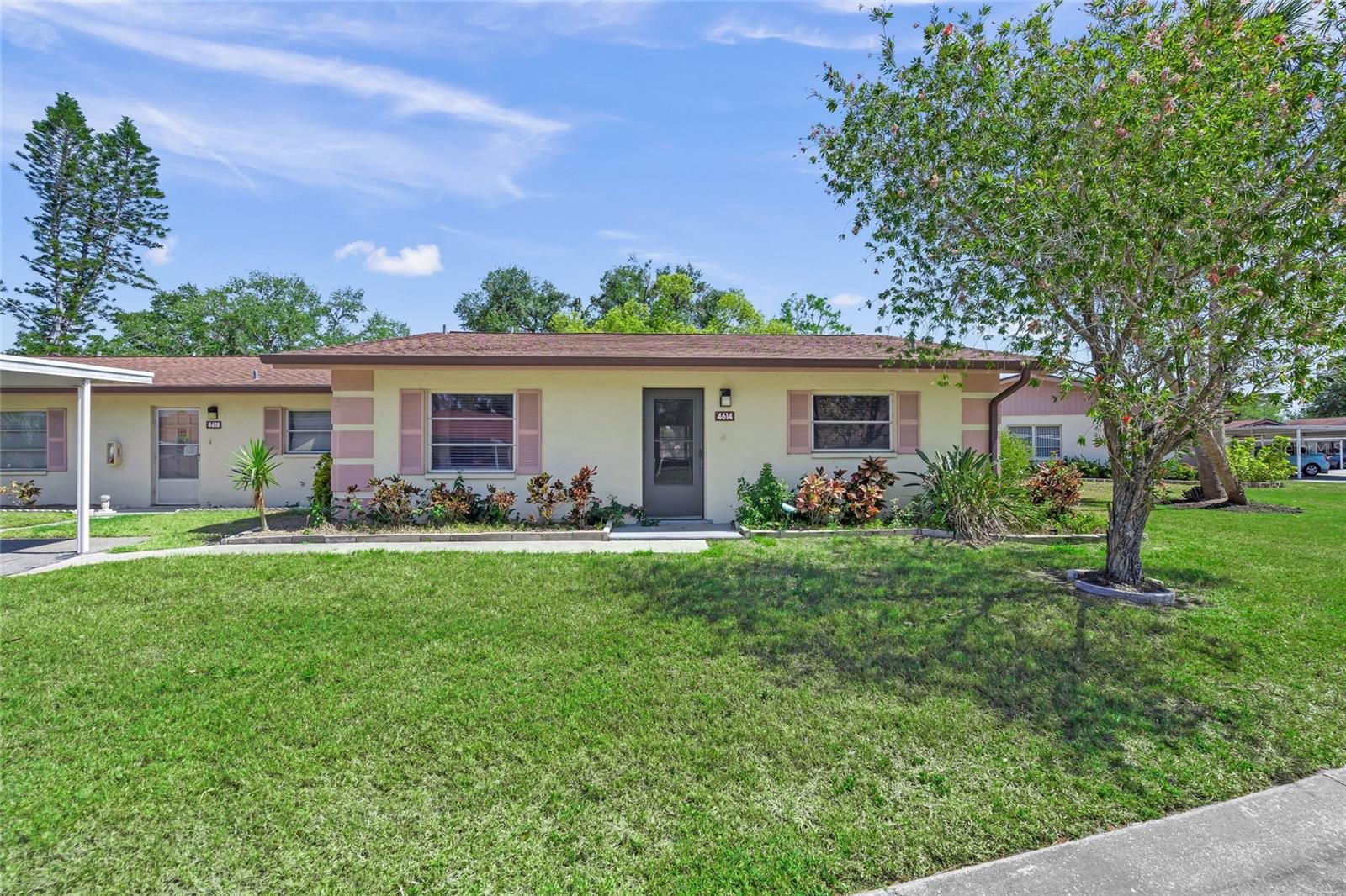 This nice unit is located in the great community of Lake Tippecanoe ~ a 55+ Community with a community pool and Club House. This 2BR/2BA freestanding villa has a large kitchen with movable wood Cooking Island. There is a large family room - perfect for everyone, A nice master bedroom with en-suite bathroom, and a nice second bedroom with bathroom almost adjacent to the bedroom, inside laundry. This an unfurnished annual rental, this owner is looking for an long term tenant. Fantastic location in the heart of Sarasota.