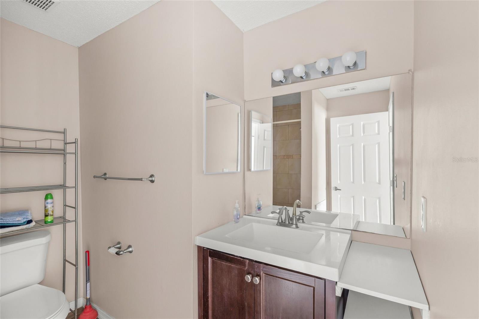 LAKE TIPPECANOE - Residential Lease