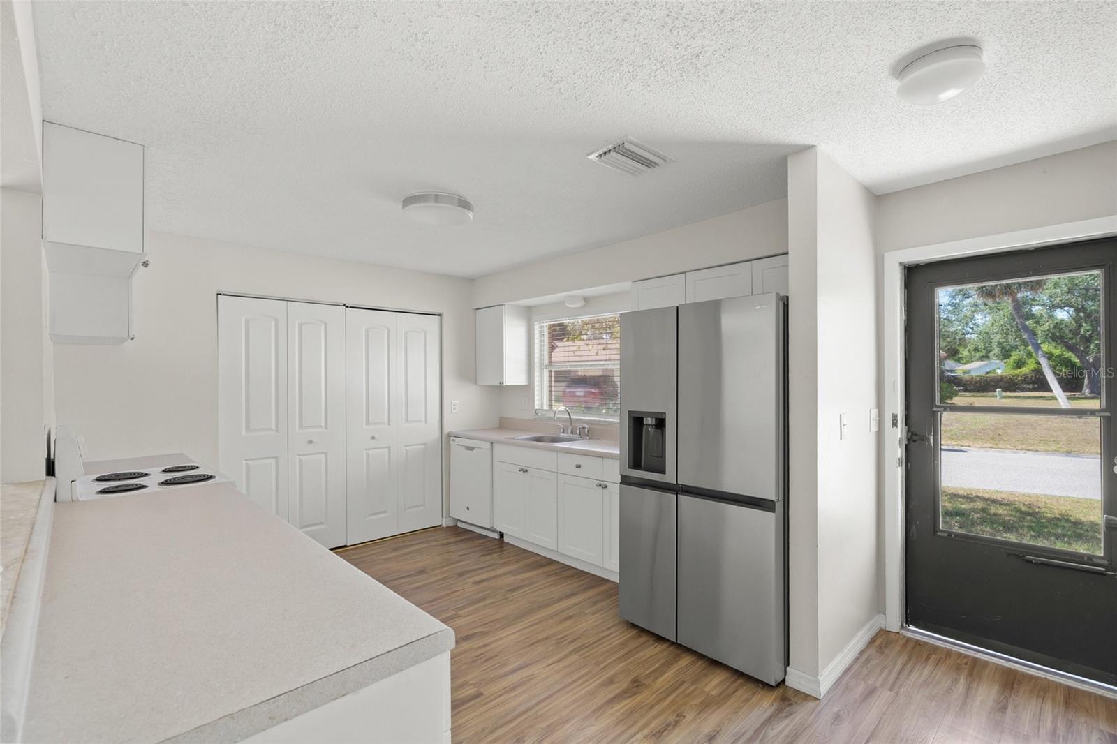 LAKE TIPPECANOE - Residential Lease