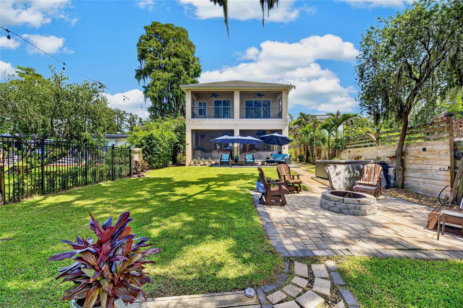 303 W CHAPMAN ROAD