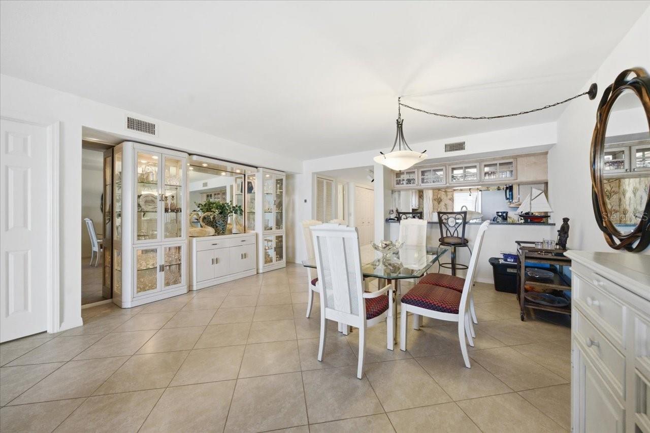 VIEWPOINT-ON-THE-BAY CONDO - Residential