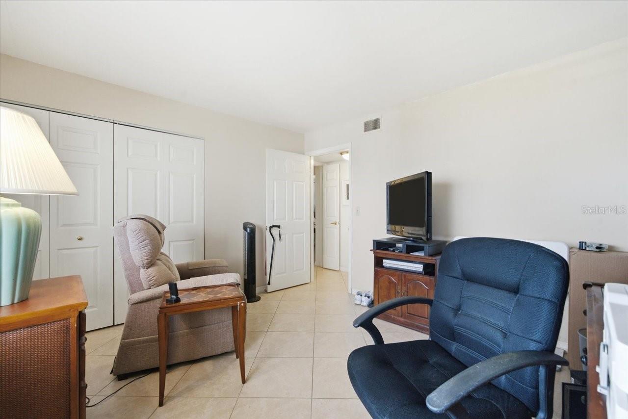 VIEWPOINT-ON-THE-BAY CONDO - Residential