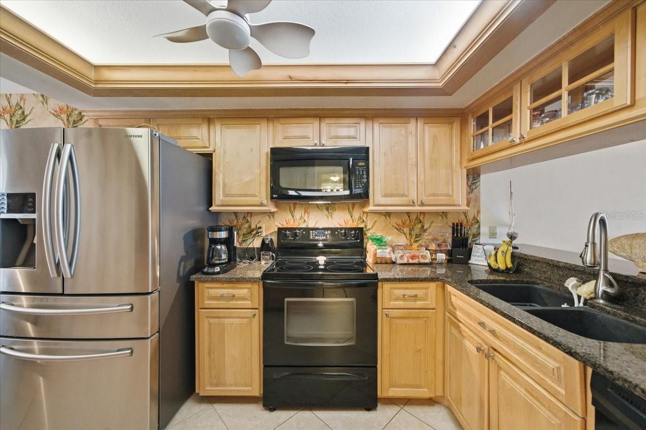 VIEWPOINT-ON-THE-BAY CONDO - Residential