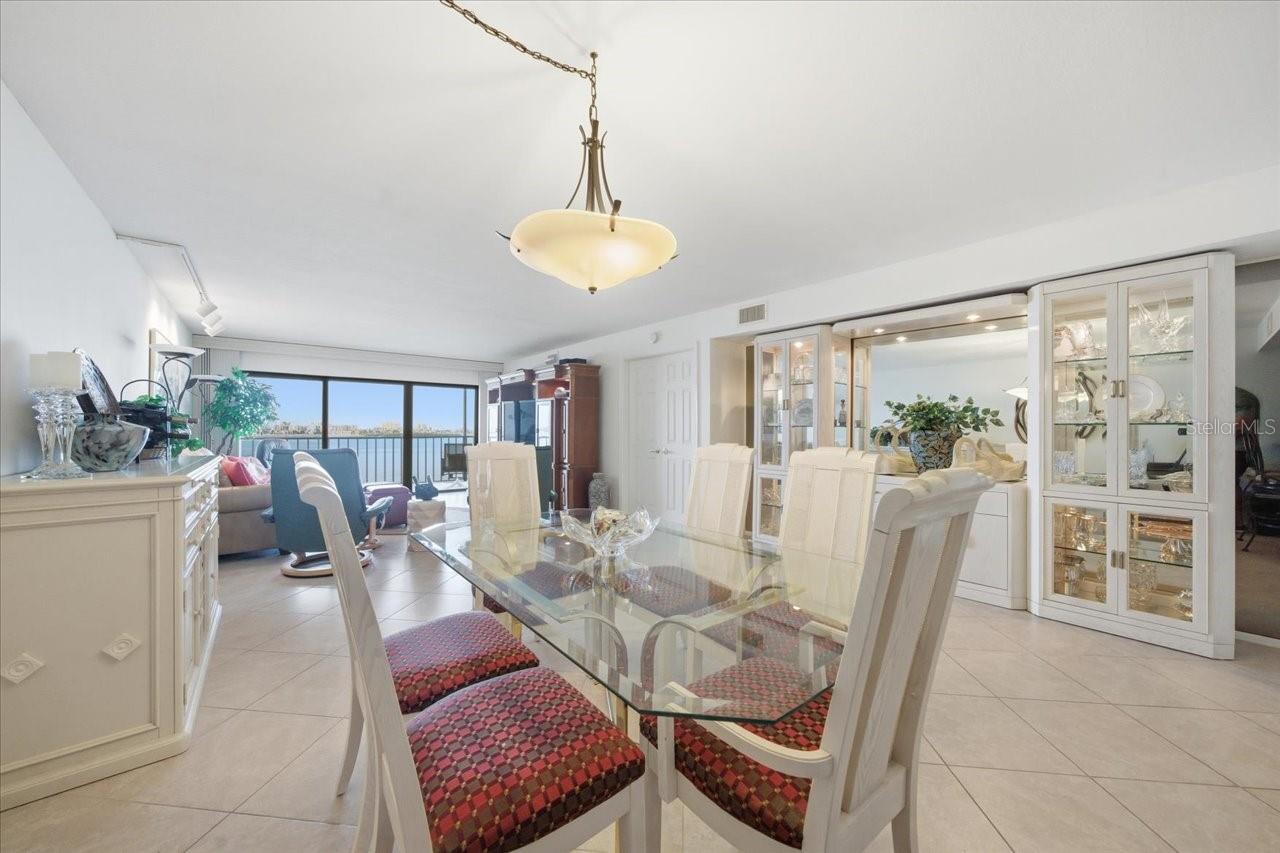 VIEWPOINT-ON-THE-BAY CONDO - Residential