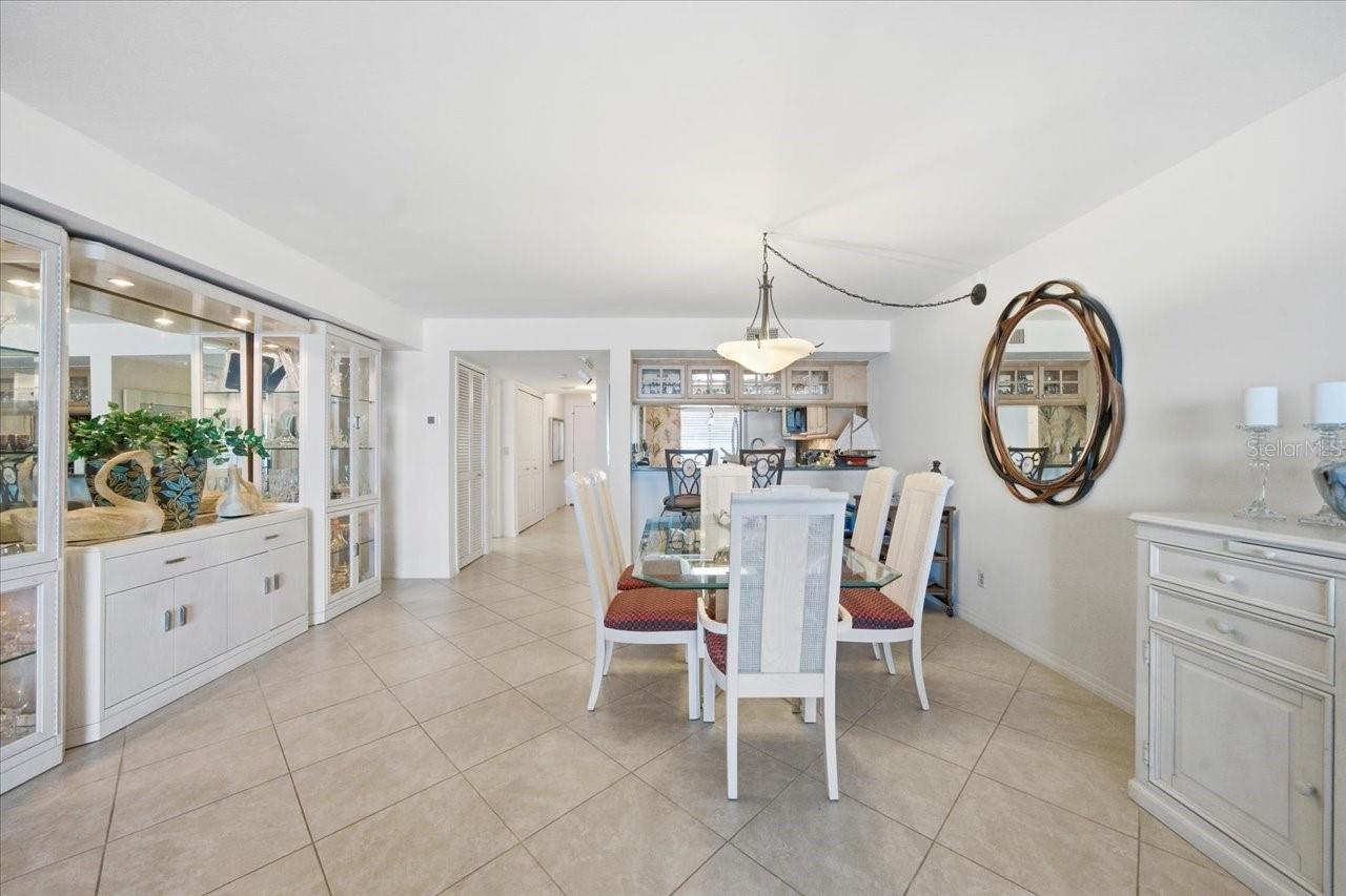 VIEWPOINT-ON-THE-BAY CONDO - Residential