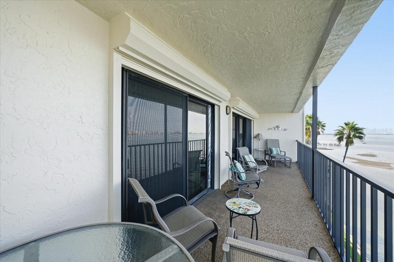 VIEWPOINT-ON-THE-BAY CONDO - Residential