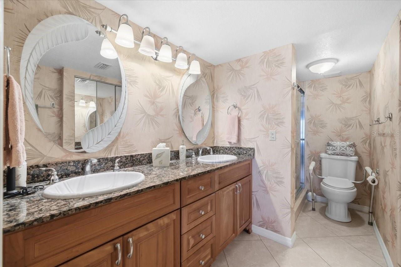 VIEWPOINT-ON-THE-BAY CONDO - Residential