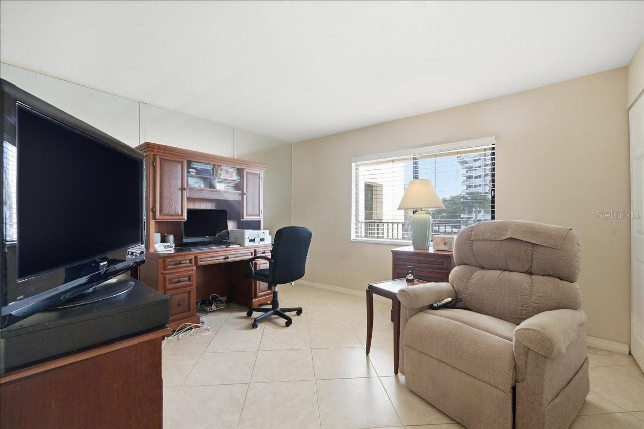 VIEWPOINT-ON-THE-BAY CONDO - Residential