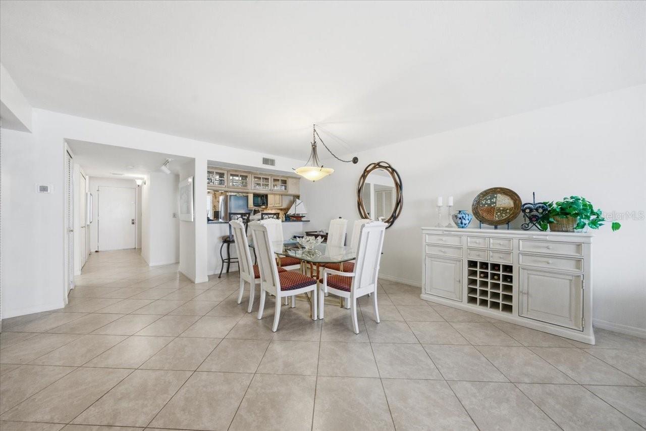 VIEWPOINT-ON-THE-BAY CONDO - Residential