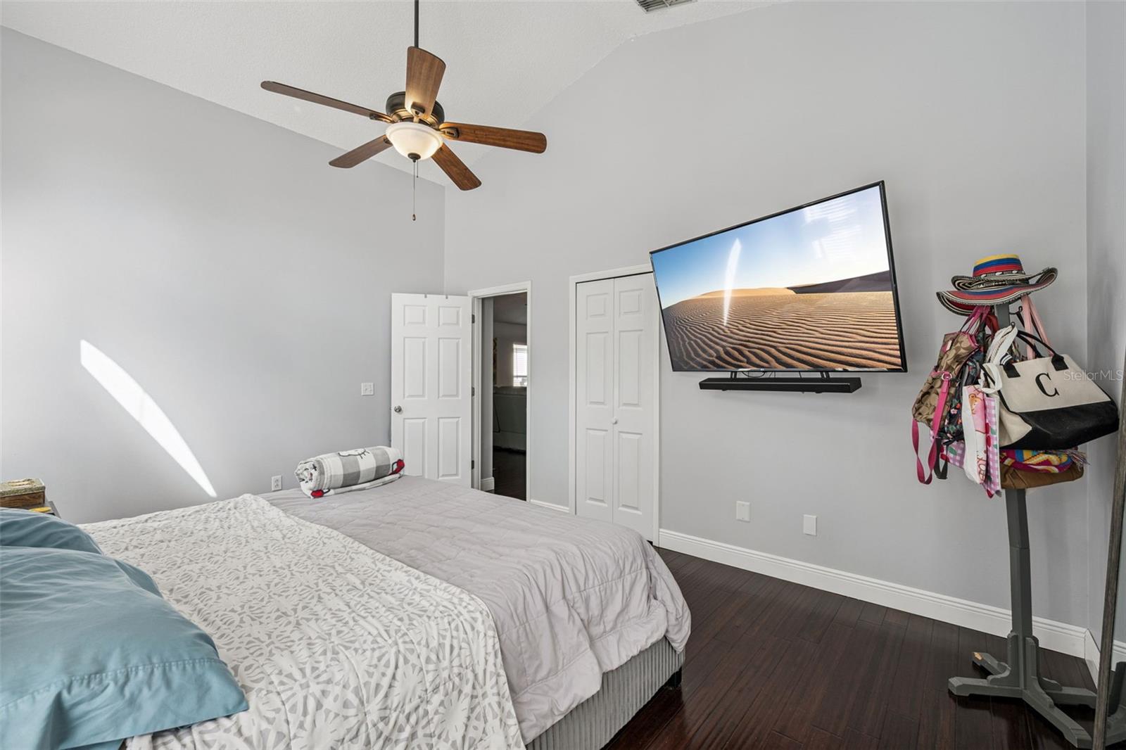 BRADFORD COVE PH 04 - Residential