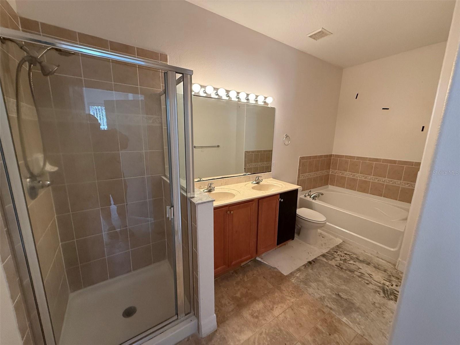 EAGLES LANDING - Residential