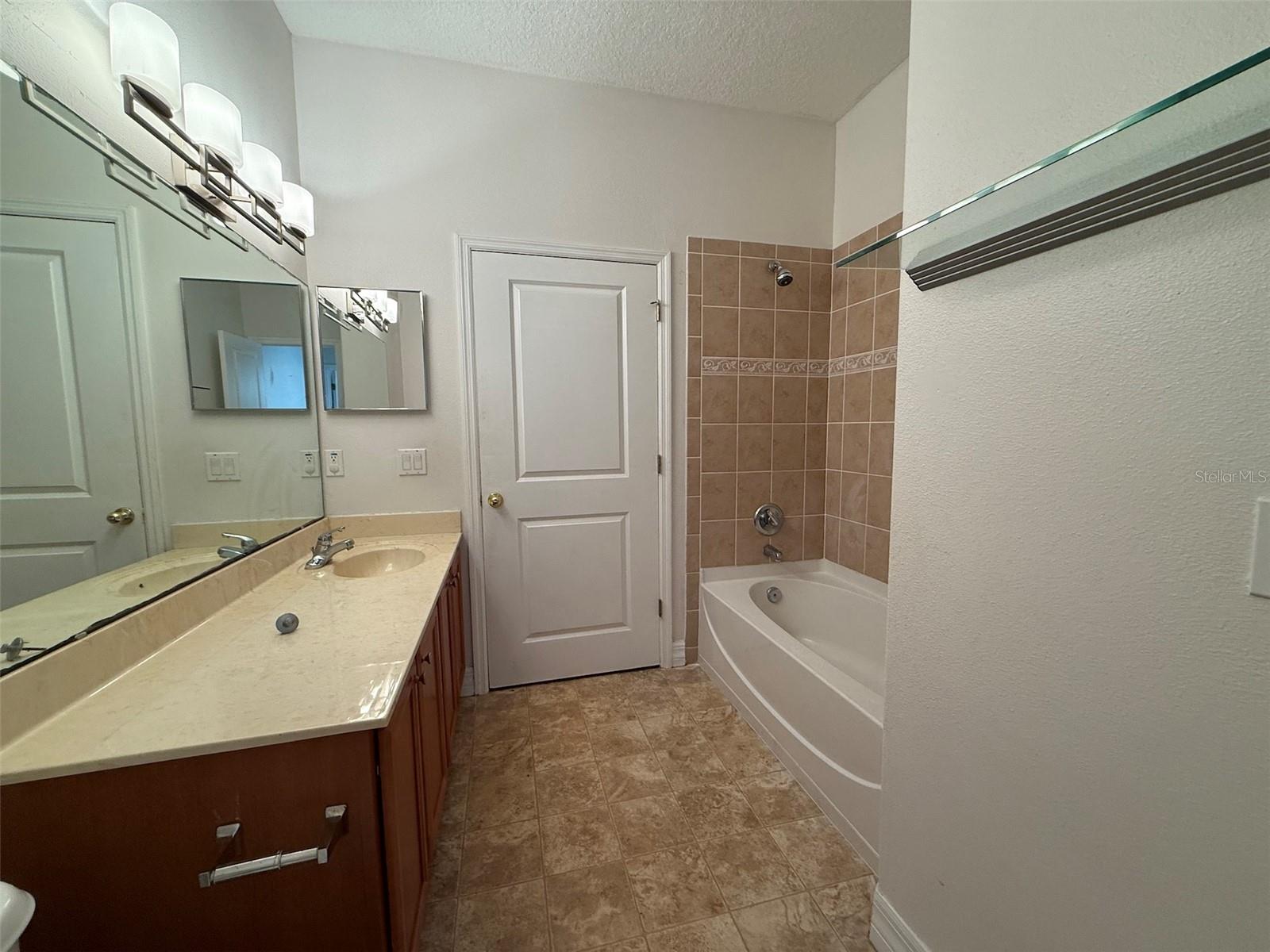 EAGLES LANDING - Residential