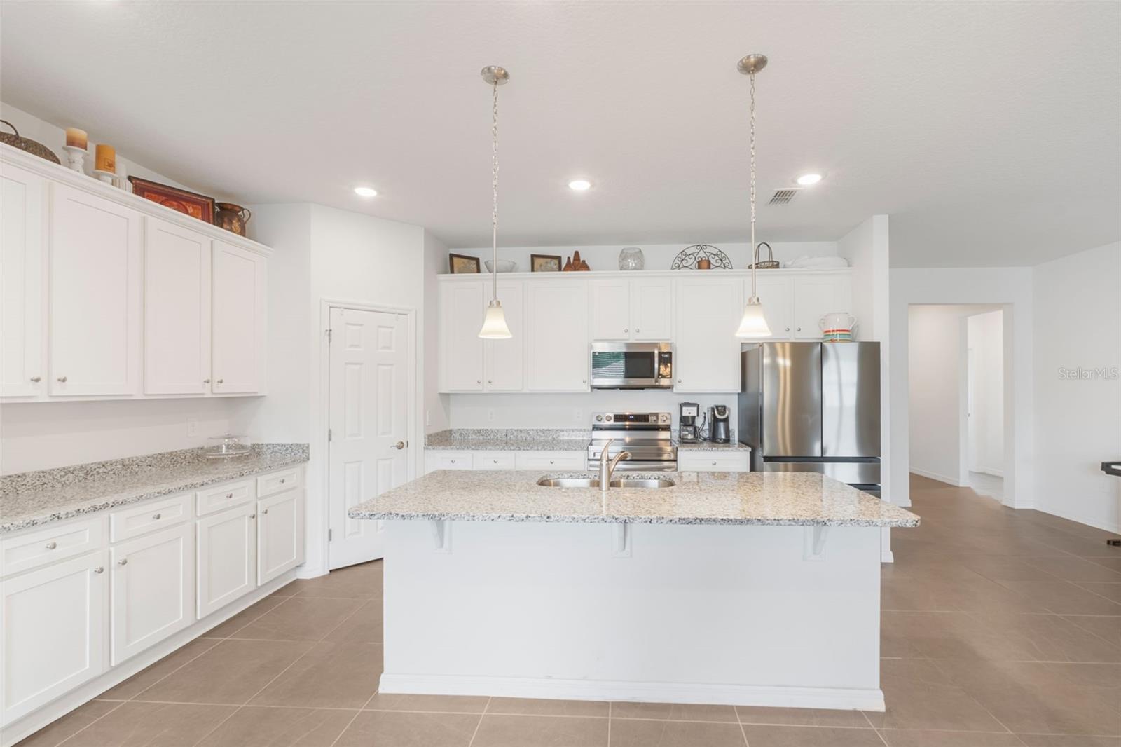 4021 MAYHILL LOOP