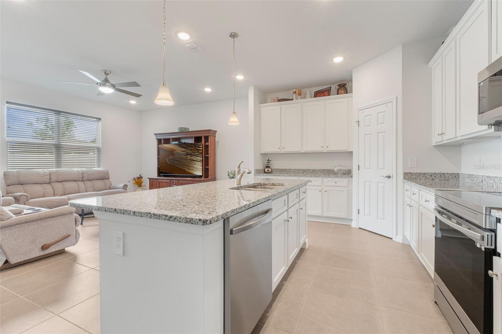 4021 MAYHILL LOOP