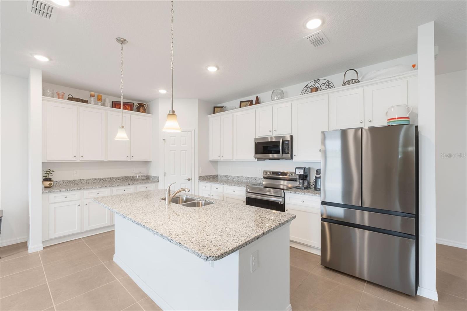 4021 MAYHILL LOOP