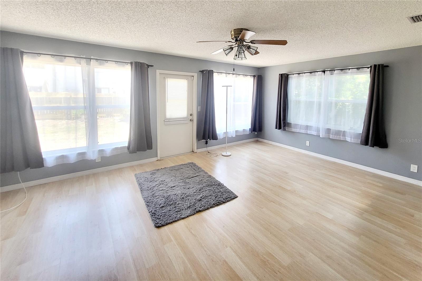 CEDAR MANOR - Residential Lease