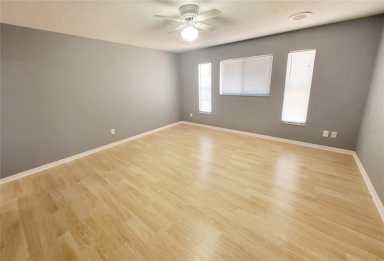 CEDAR MANOR - Residential Lease