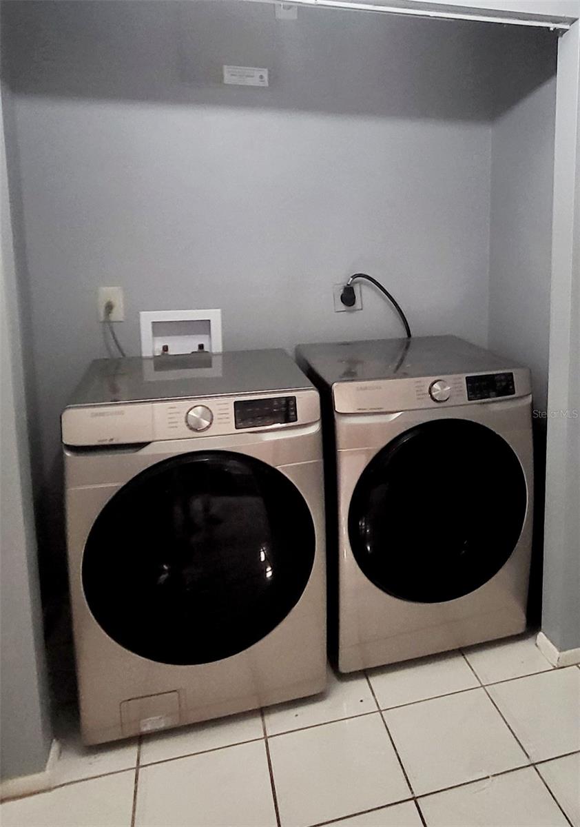 CEDAR MANOR - Residential Lease