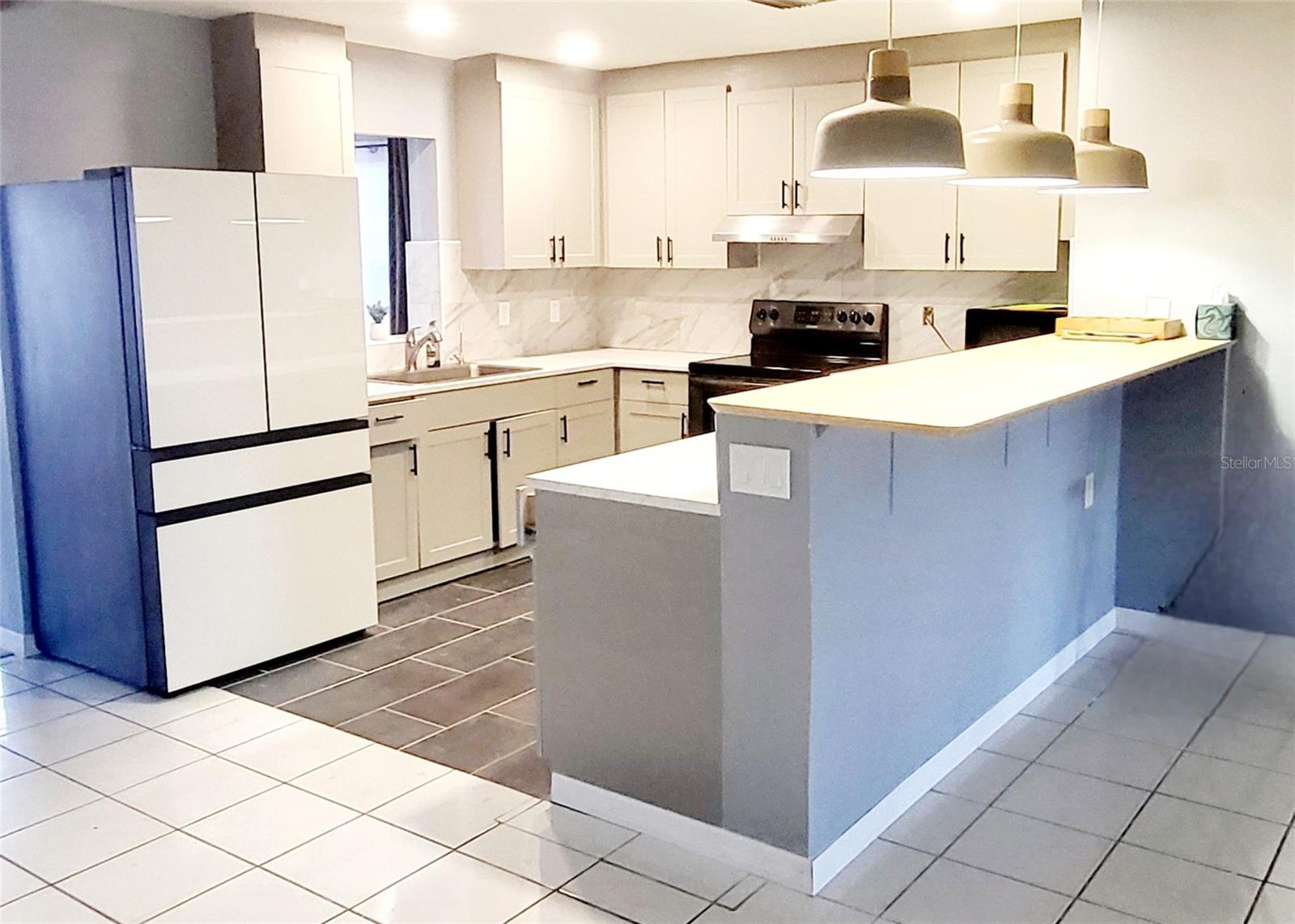 CEDAR MANOR - Residential Lease