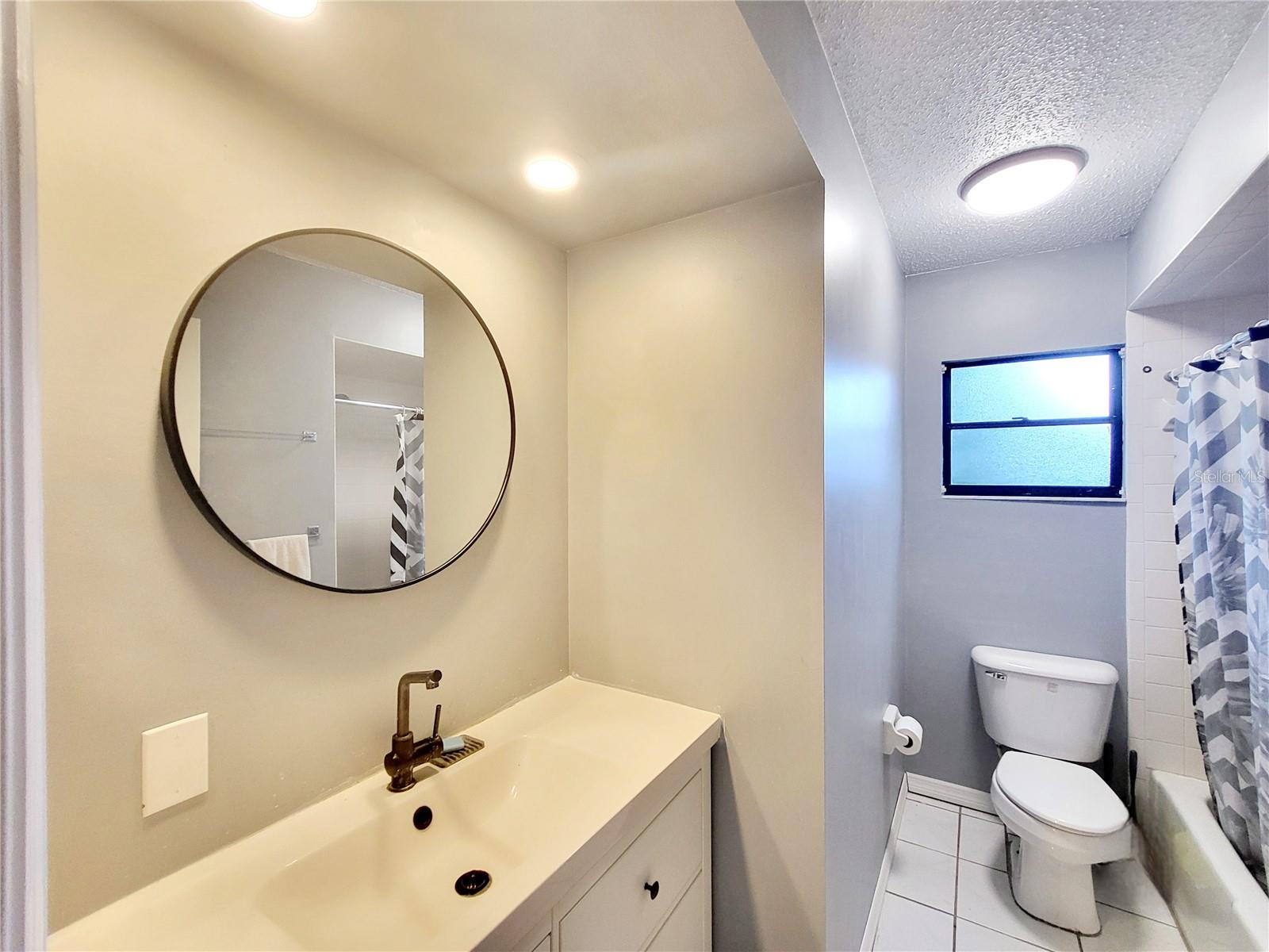 CEDAR MANOR - Residential Lease