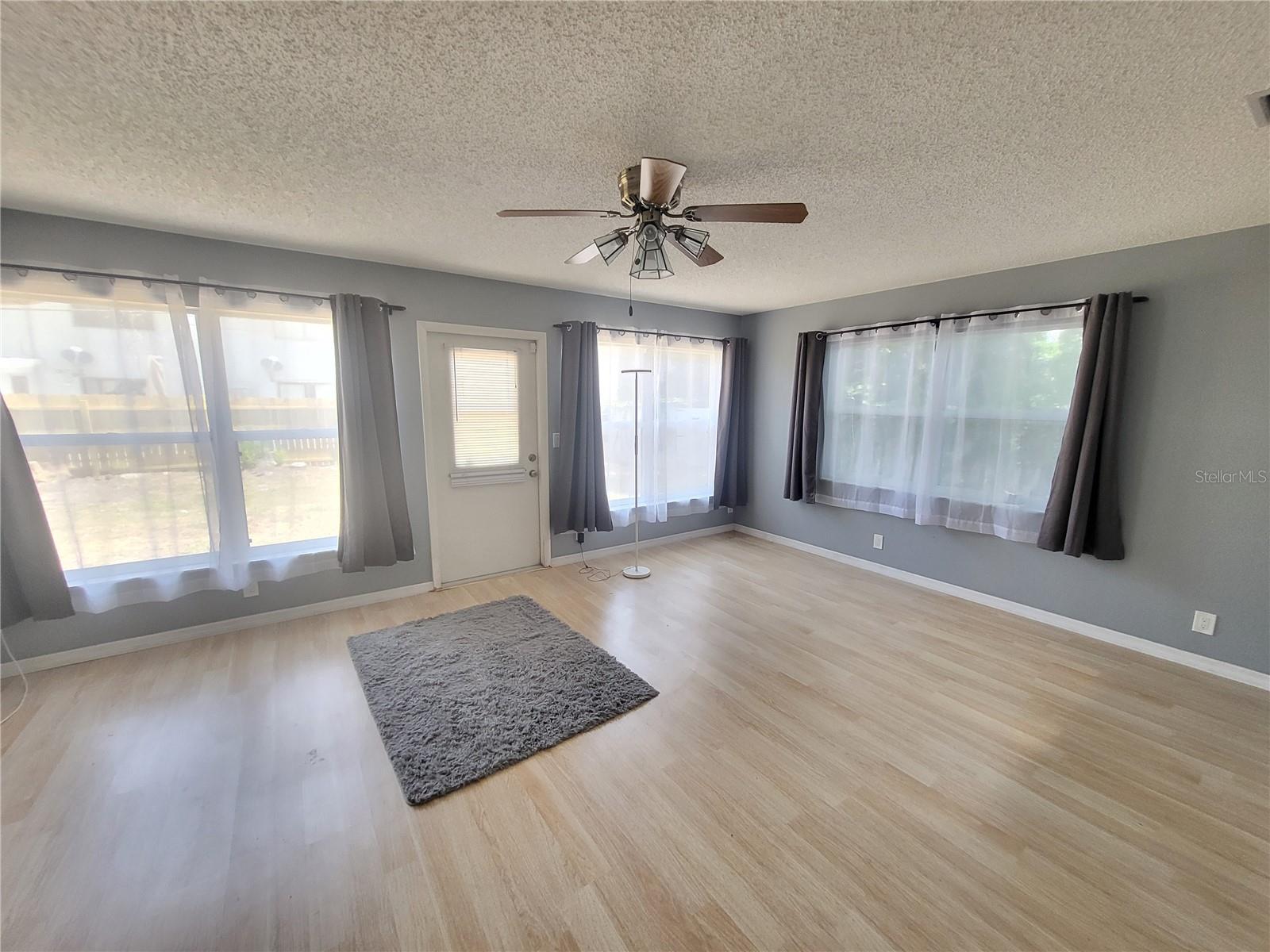 CEDAR MANOR - Residential Lease