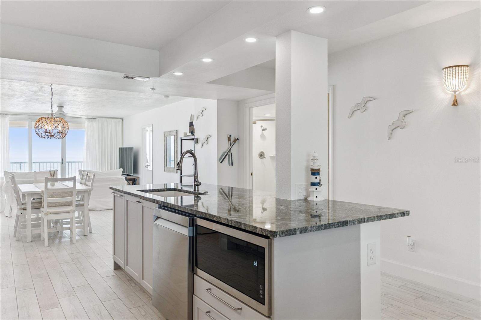 TOWERS AT PONCE INLET TOWER 01 CONDO - Residential