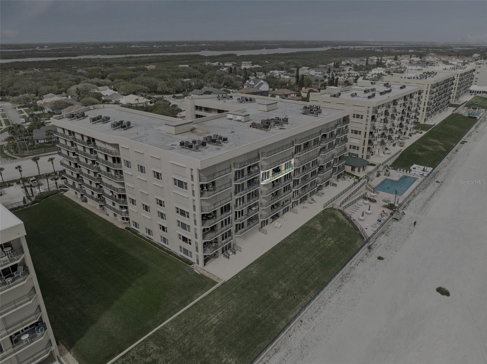 TOWERS AT PONCE INLET TOWER 01 CONDO - Residential