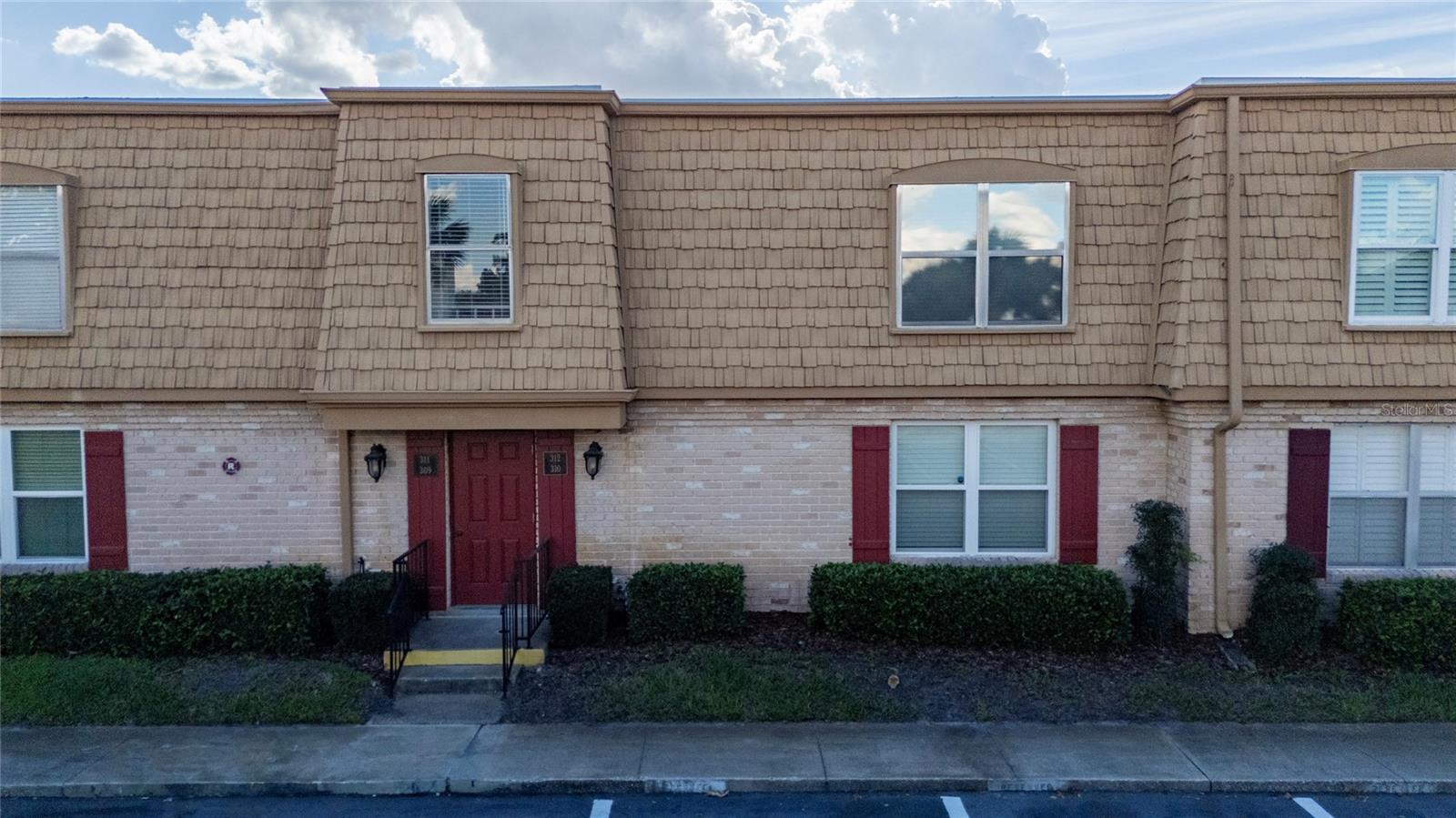 FOUR SEASONS CONDO - Residential