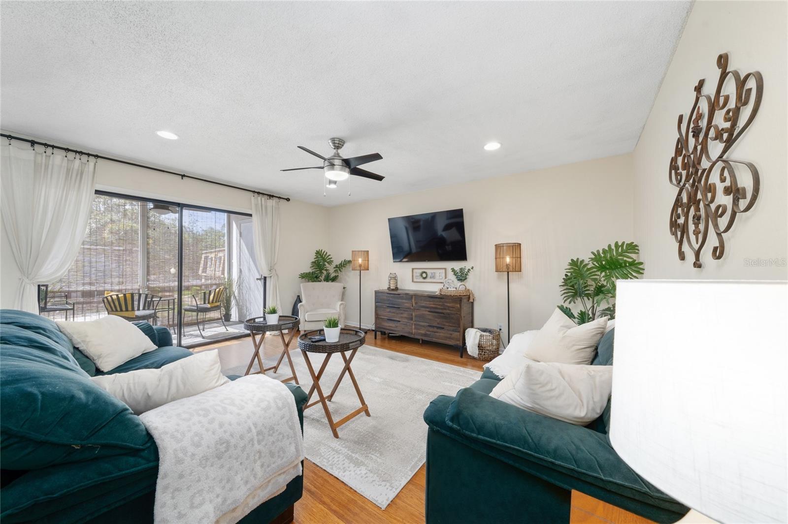 FOUR SEASONS CONDO - Residential