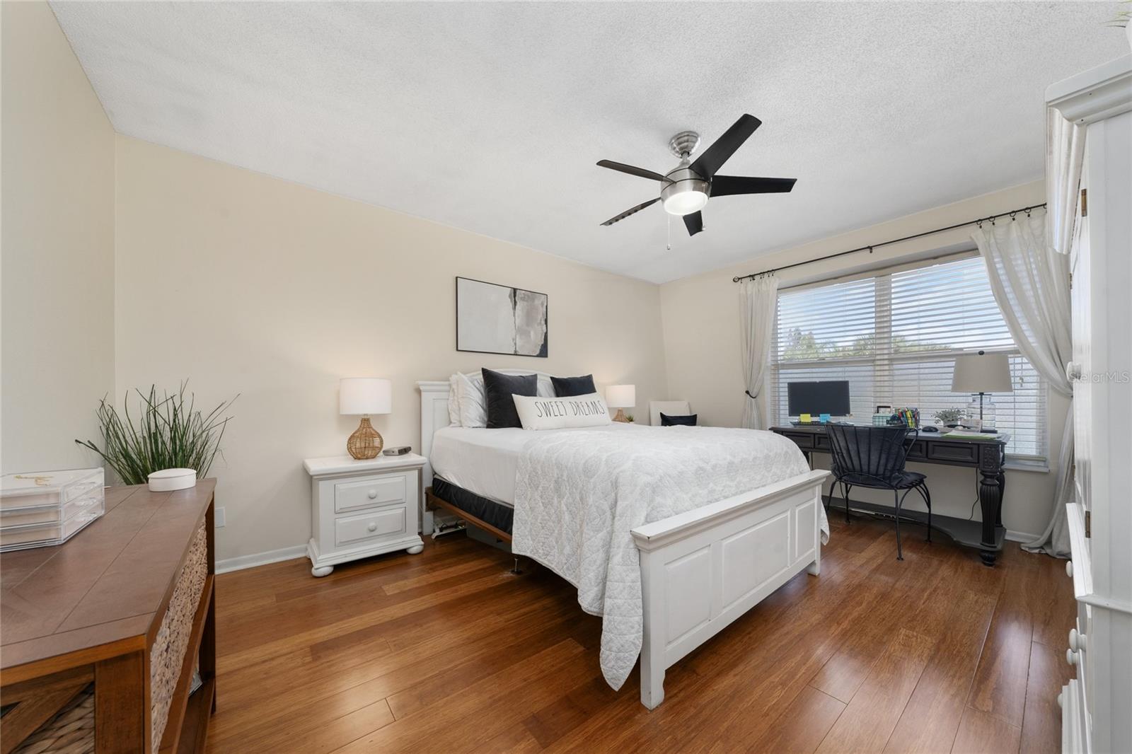 FOUR SEASONS CONDO - Residential