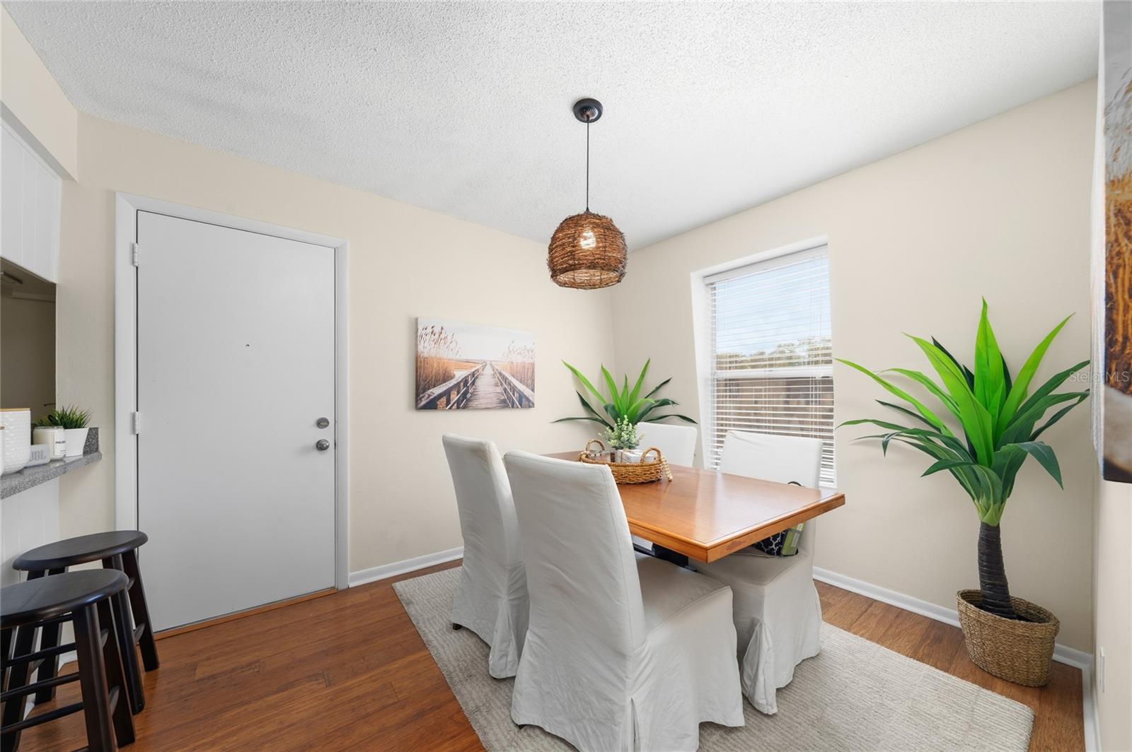 FOUR SEASONS CONDO - Residential