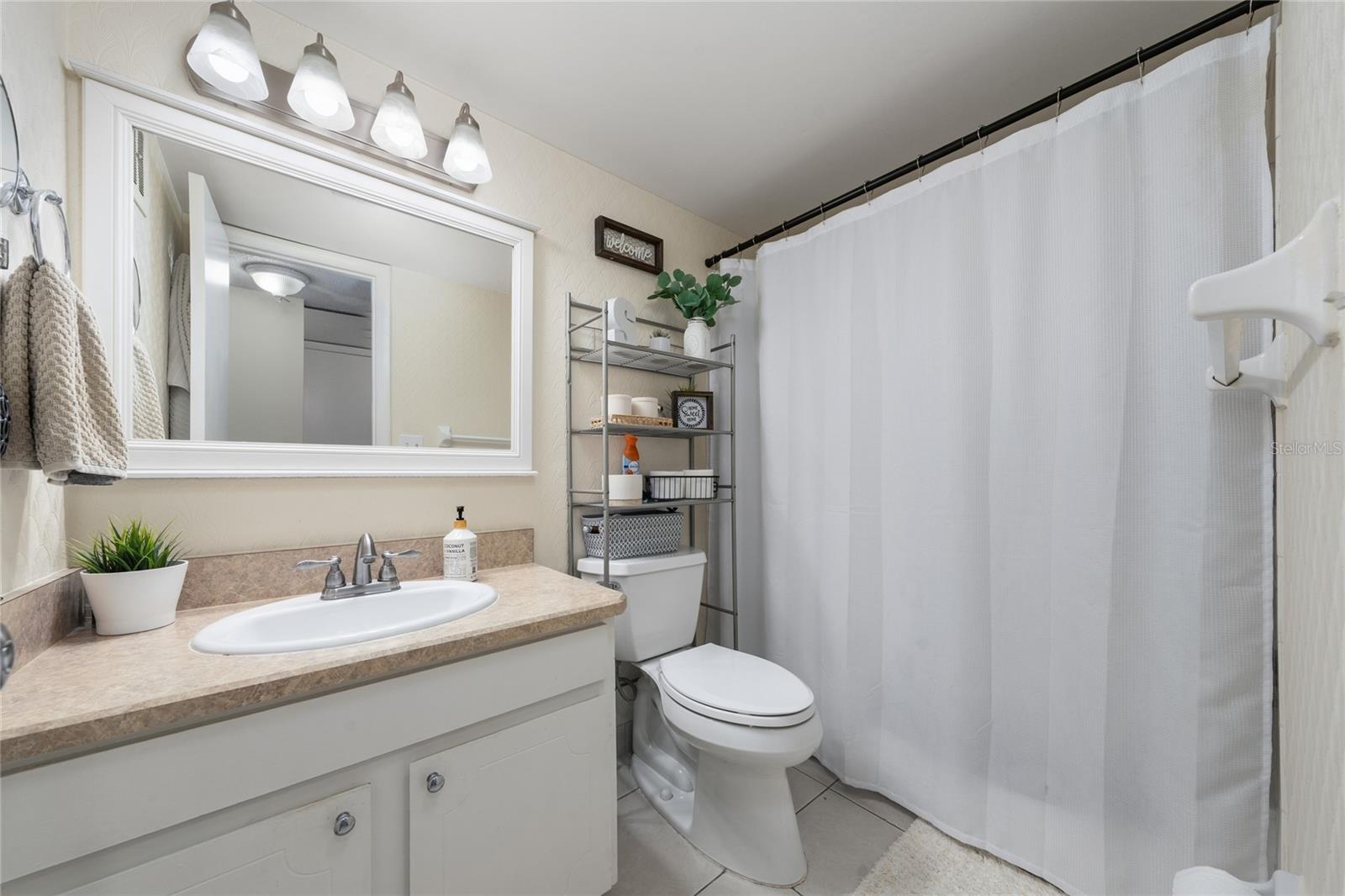 FOUR SEASONS CONDO - Residential