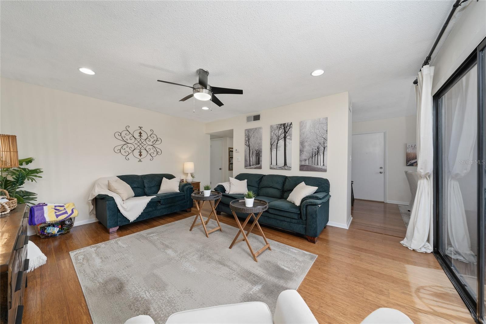 FOUR SEASONS CONDO - Residential