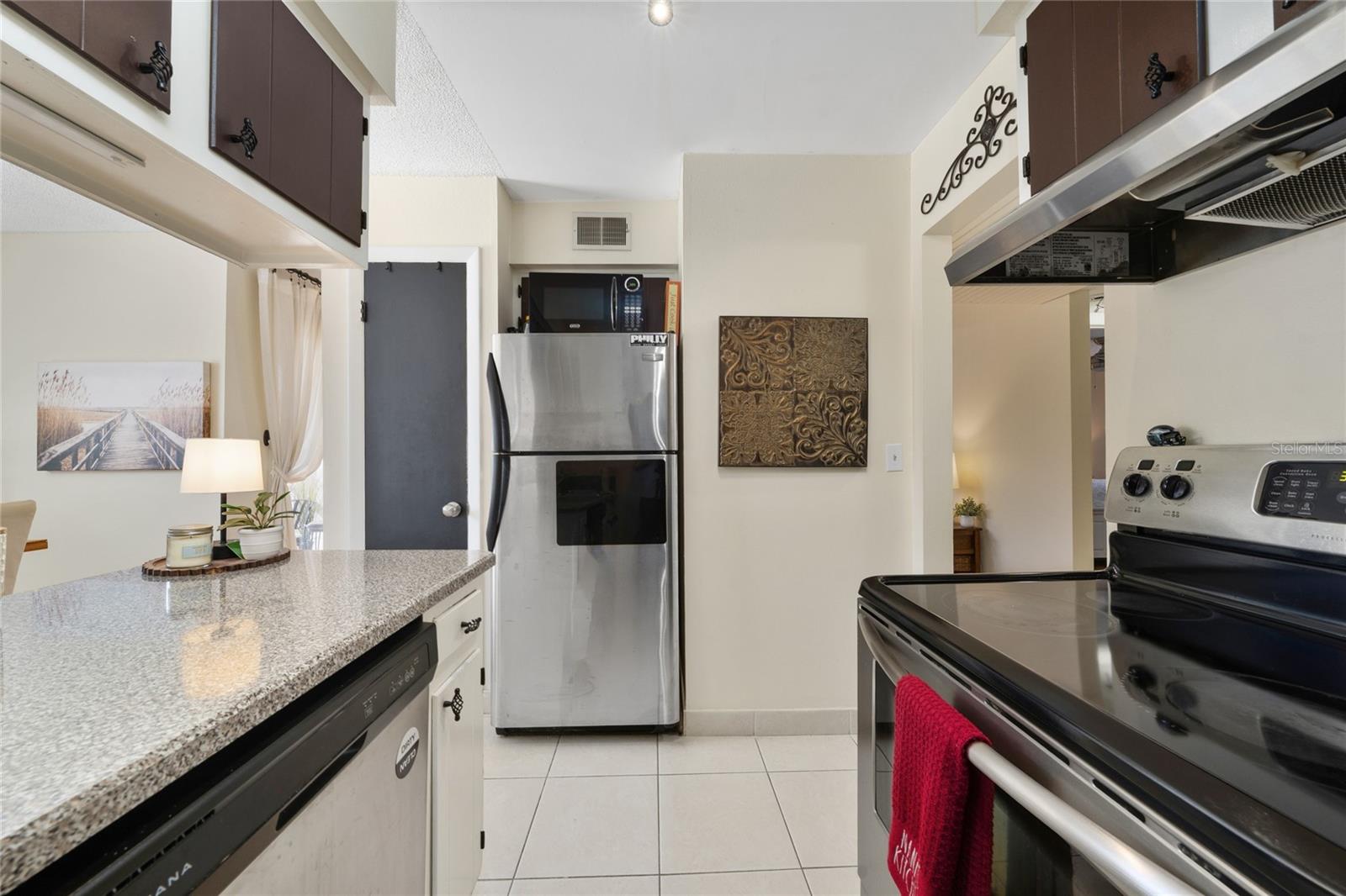 FOUR SEASONS CONDO - Residential