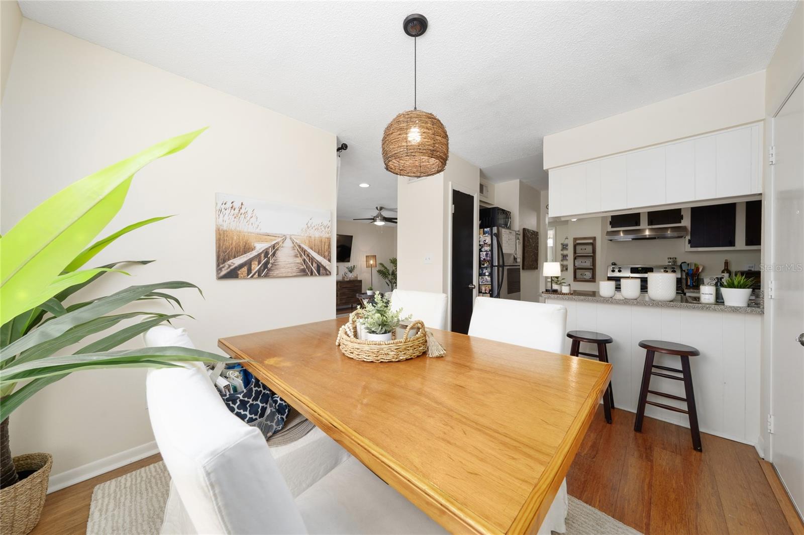 FOUR SEASONS CONDO - Residential