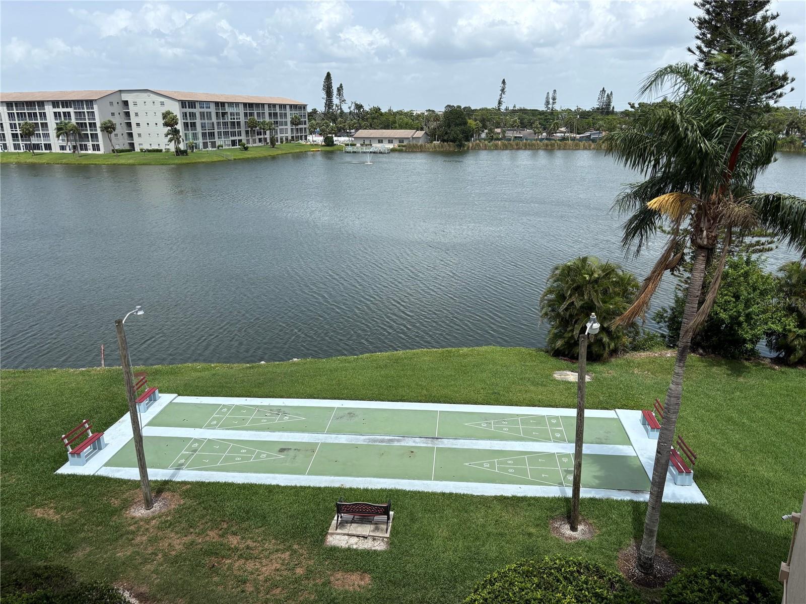 BAYSHORE ON THE LAKE APTS SEC 3 - Residential