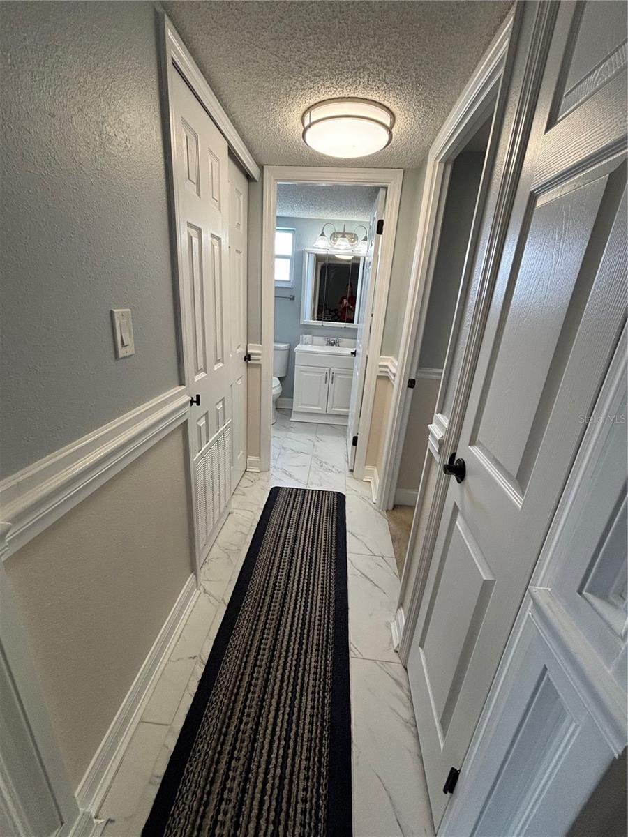 BAYSHORE ON THE LAKE APTS SEC 3 - Residential