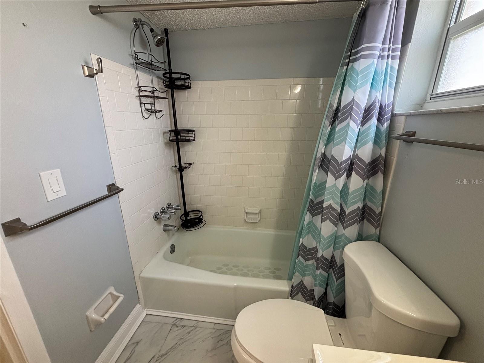 BAYSHORE ON THE LAKE APTS SEC 3 - Residential