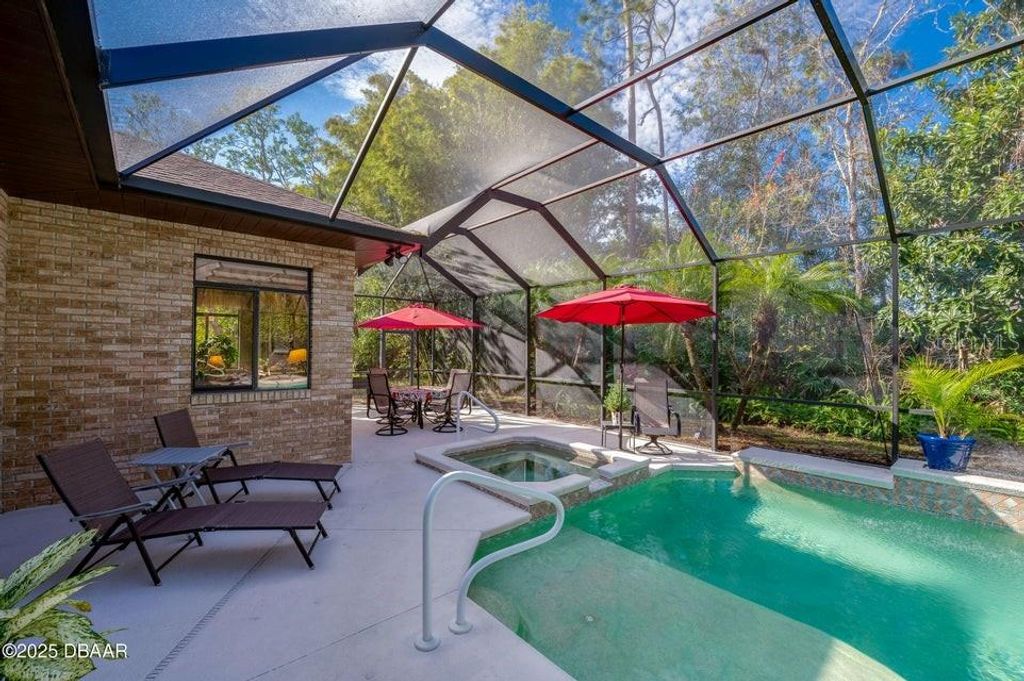 Photo of 11 Forest View Way, Ormond Beach, FL 32174 (MLS # V4944054)