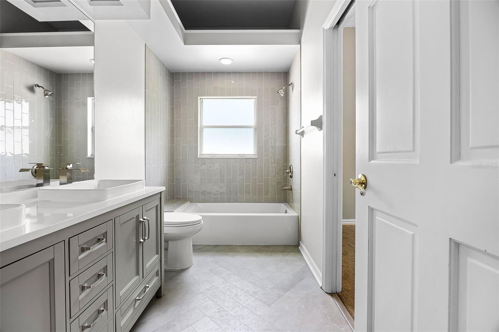 HAMILTON POINTE - Residential