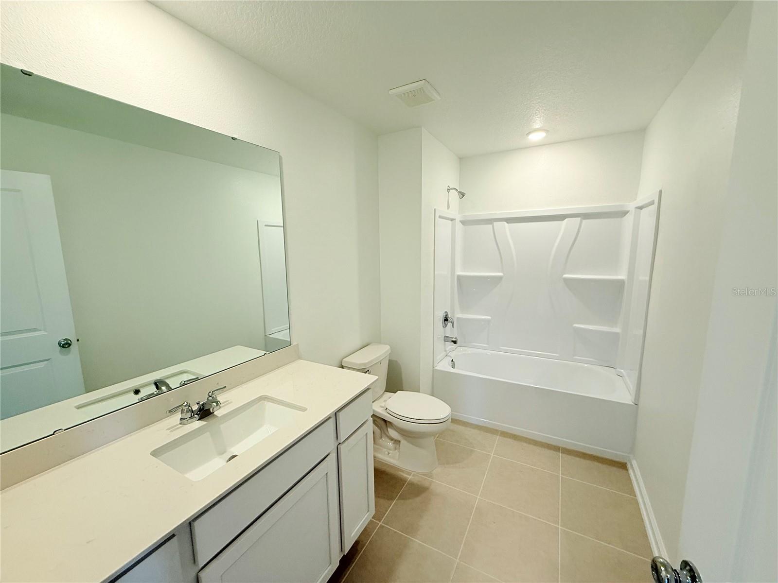 PEACE CREEK RESERVE 40'S - Residential Lease
