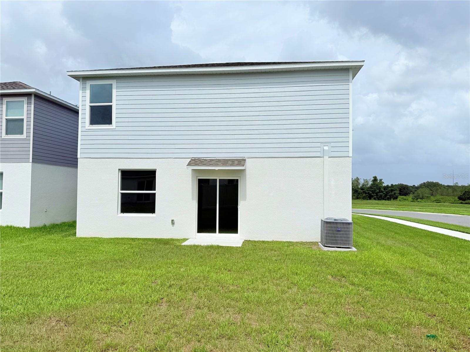 PEACE CREEK RESERVE 40'S - Residential Lease