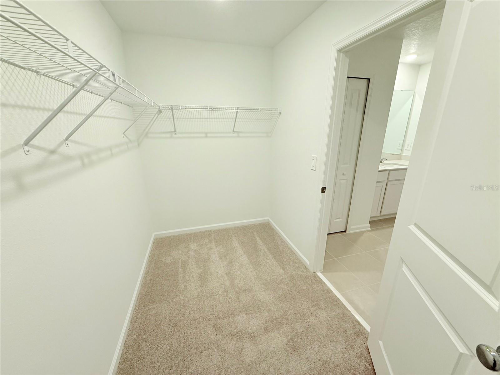 PEACE CREEK RESERVE 40'S - Residential Lease