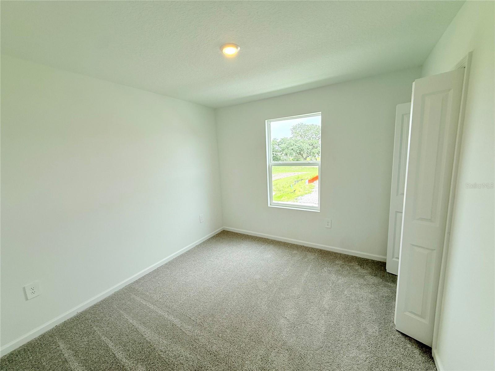 PEACE CREEK RESERVE 40'S - Residential Lease