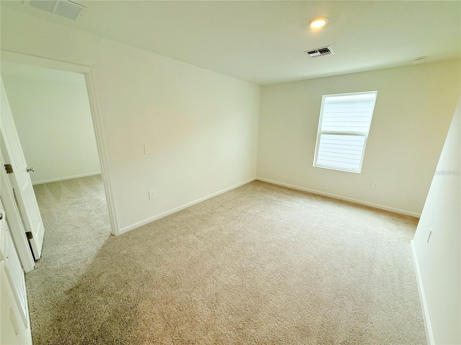 PEACE CREEK RESERVE 40'S - Residential Lease