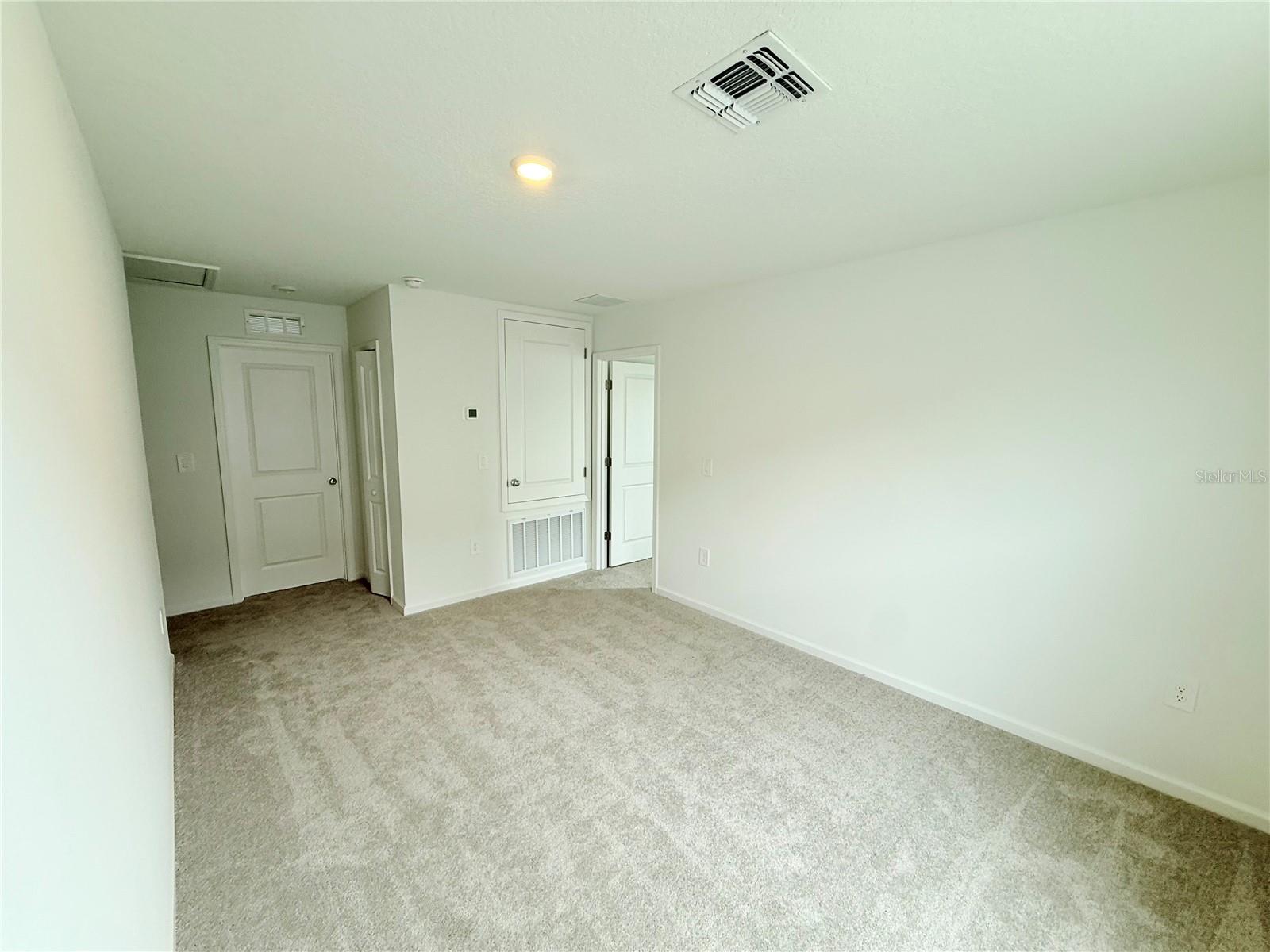 PEACE CREEK RESERVE 40'S - Residential Lease