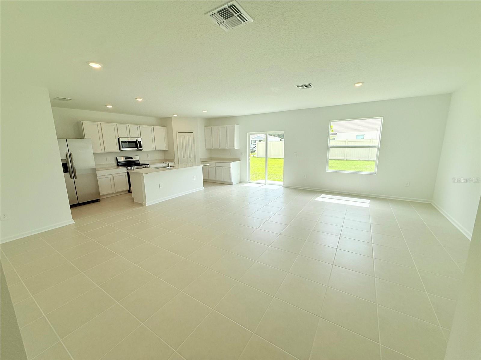 PEACE CREEK RESERVE 40'S - Residential Lease