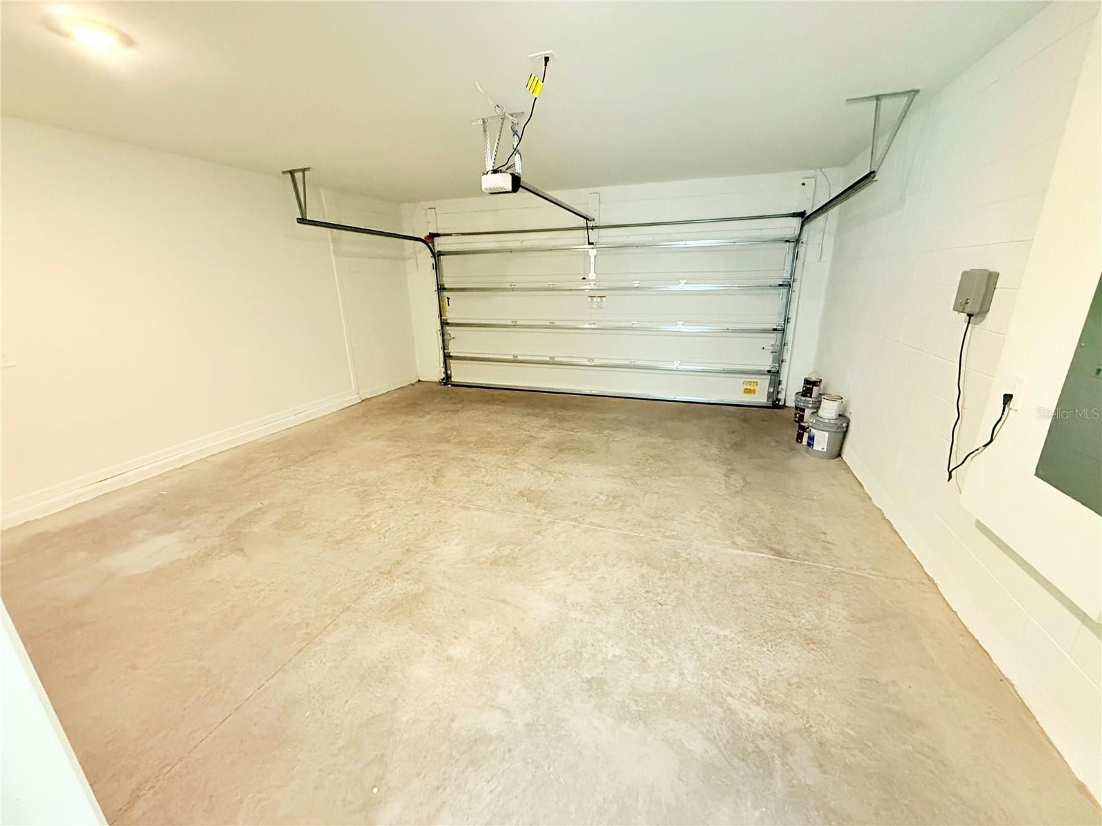 PEACE CREEK RESERVE 40'S - Residential Lease